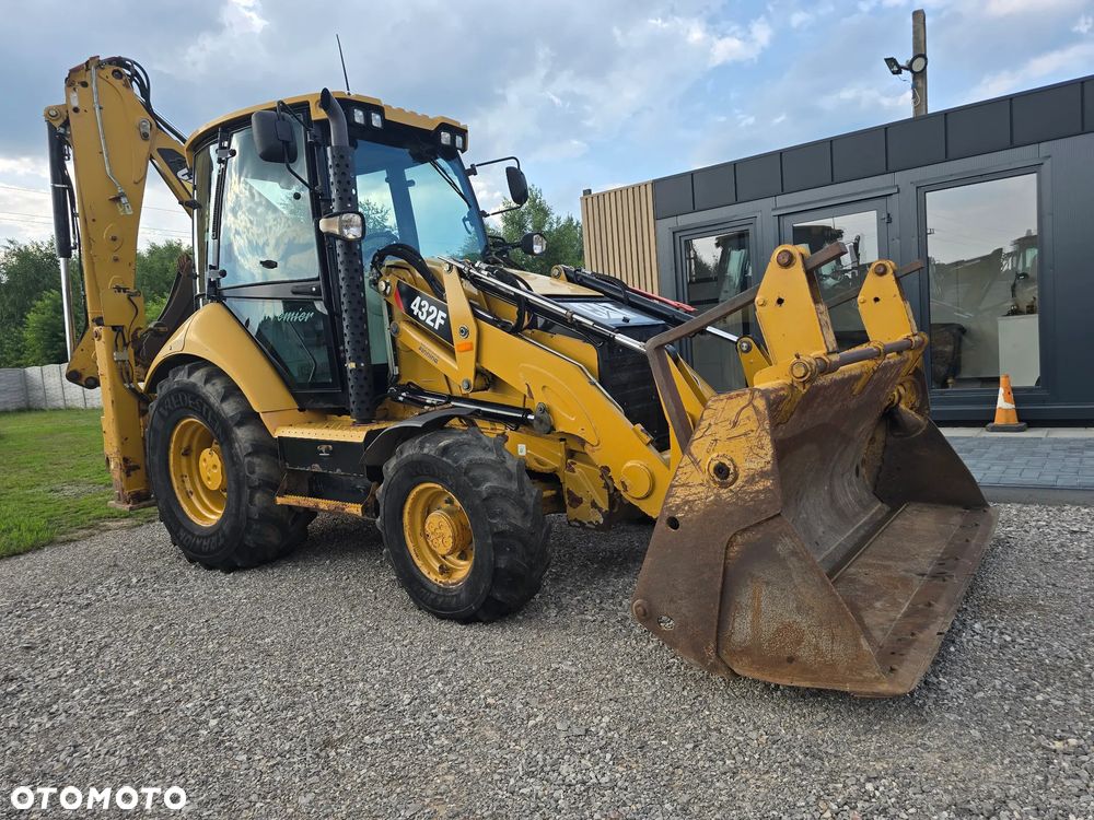 Caterpillar - 2