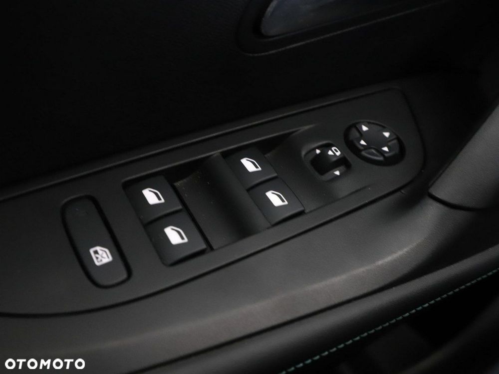 Peugeot 2008 PureTech 130 Allure S&S EAT8 - 34