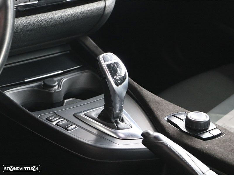 BMW 228 i Pack M Auto - 23