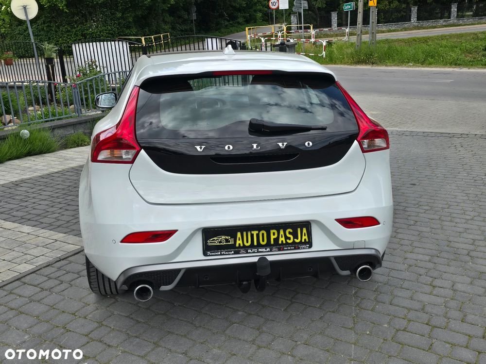 Volvo V40 D2 R Design - 16