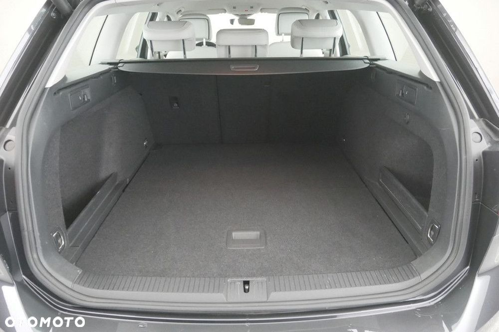 Volkswagen Passat Variant - 16