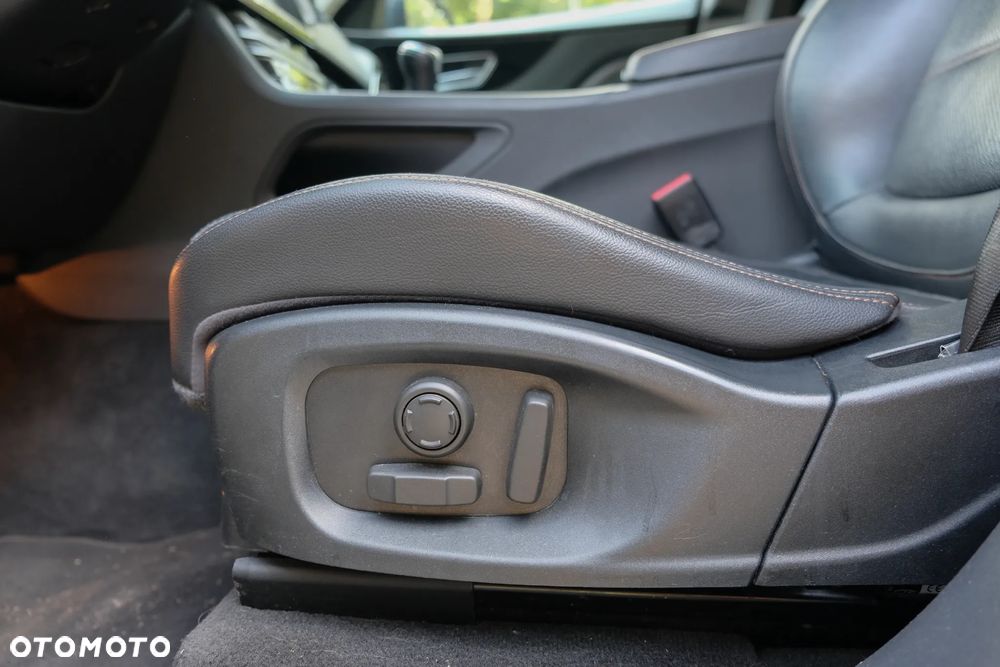 Jaguar F-Pace 2.0 i4D AWD Prestige - 16