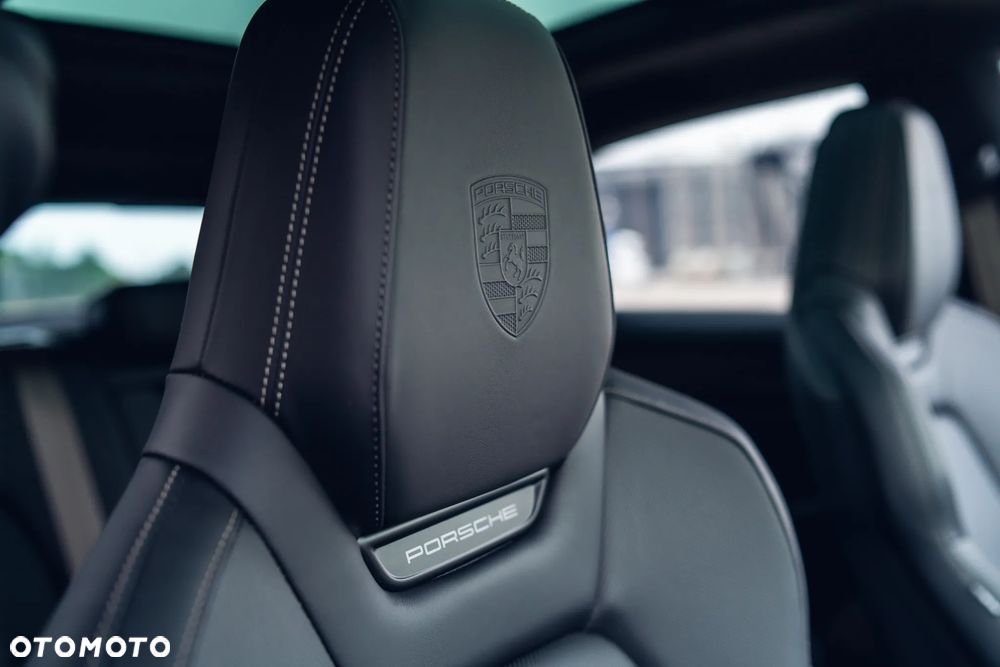 Porsche Macan - 24