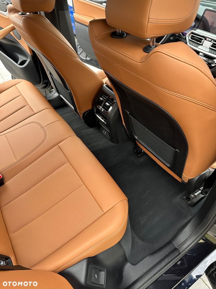 BMW X4 xM40i mHEV - 17