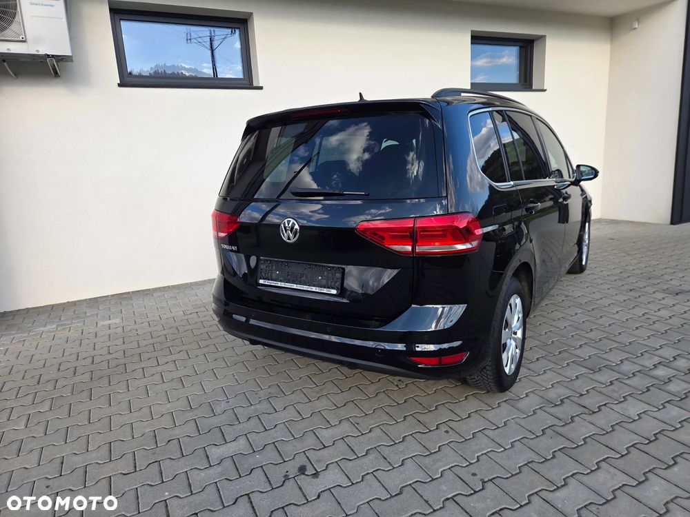 Volkswagen Touran - 4