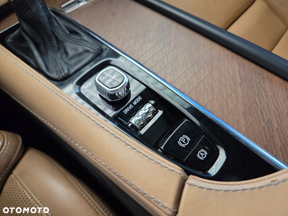 Volvo XC 90 T6 AWD Inscription 7os - 24