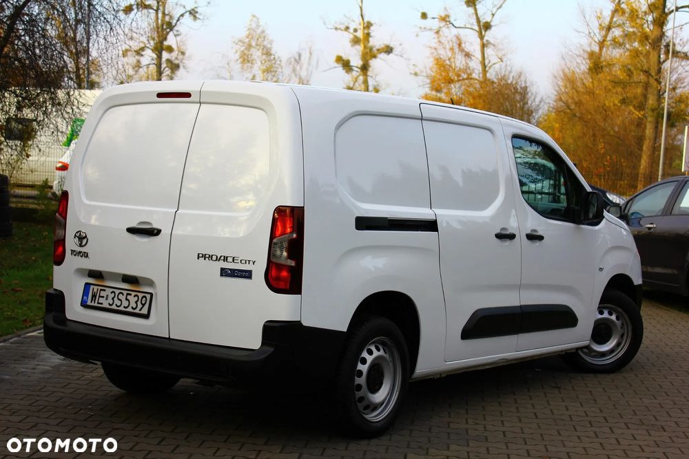 Toyota Proace City CHŁODNIA 1.5D-4D 102KM LONG L2 3 Osobowy - 8