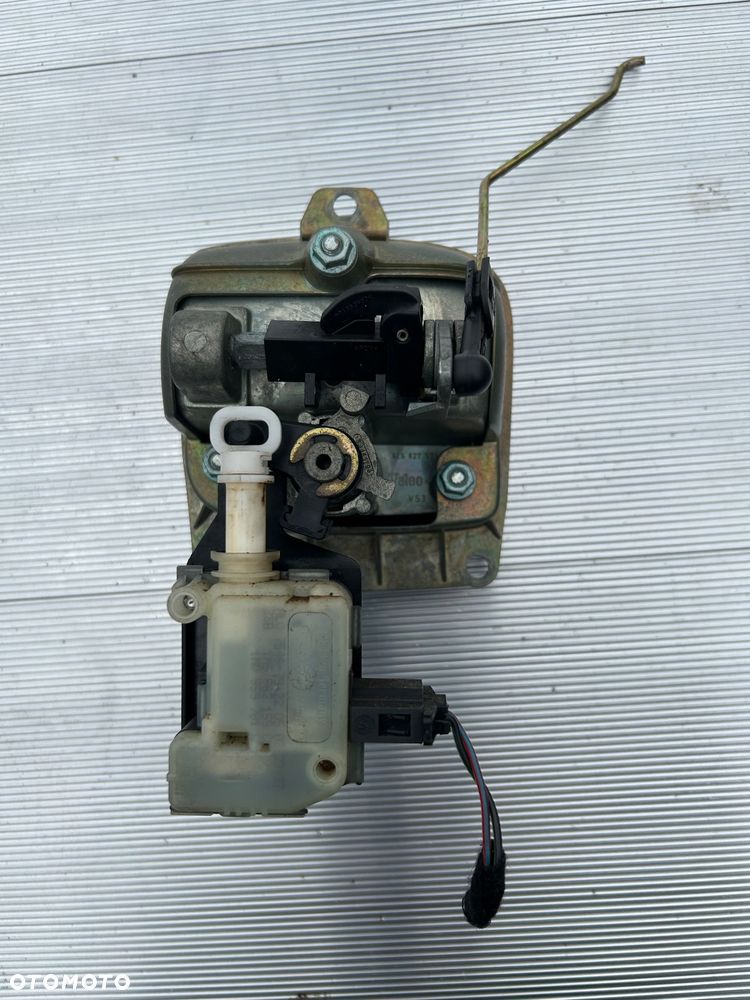 Klamka bagażnika Seat Ibiza 3 6L6827573B - 2
