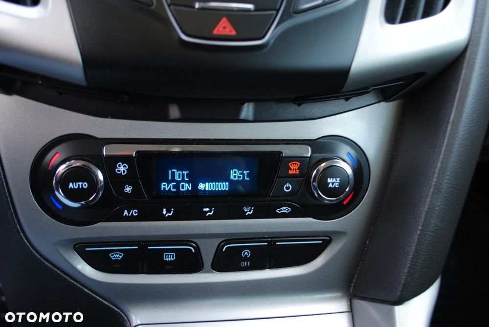 Ford Focus 1.6 TDCi DPF Titanium - 11