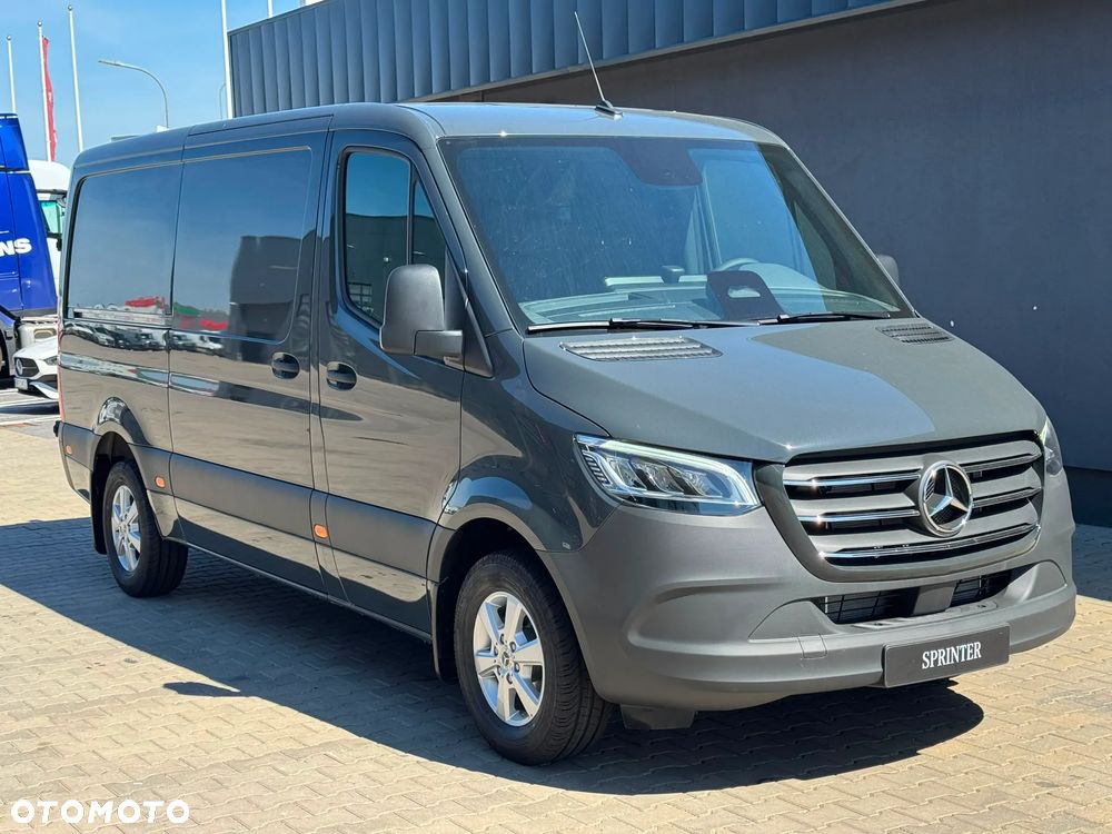 Mercedes-Benz Sprinter - 4