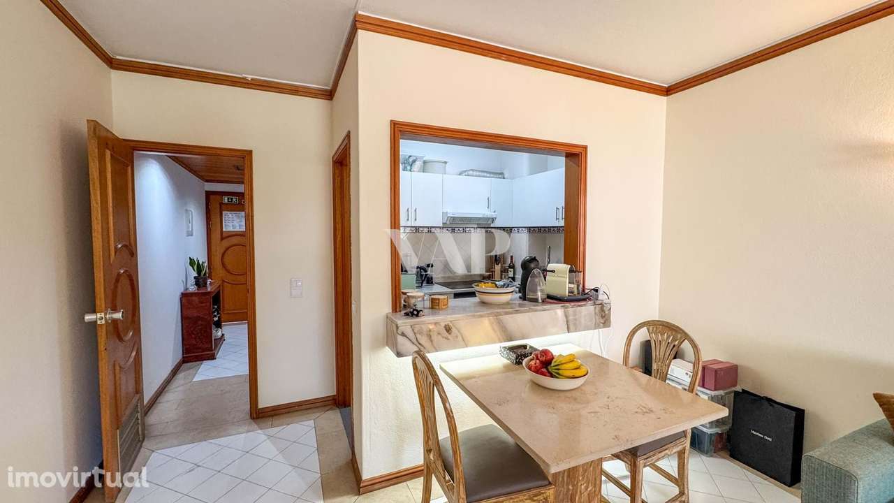 Apartamento T0 com varanda ampla e acesso direto à piscina a 250m da p - Grande imagem: 2/16