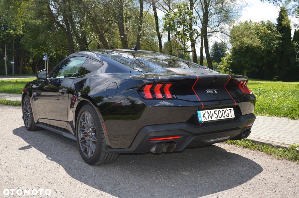 Ford Mustang - 8