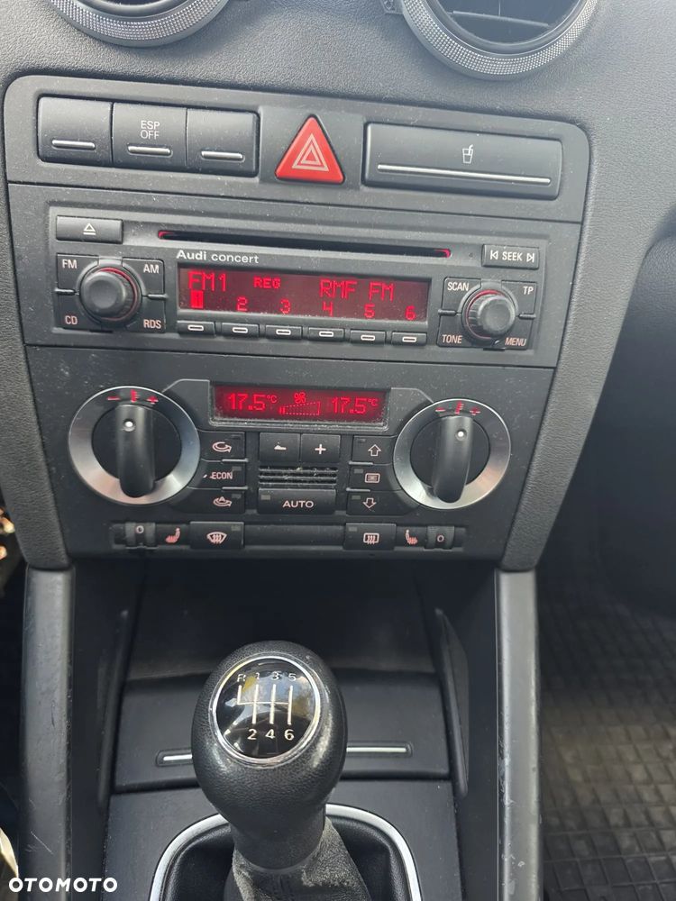 Audi A3 3-drzwiowe 1.6 FSI Ambiente - 12