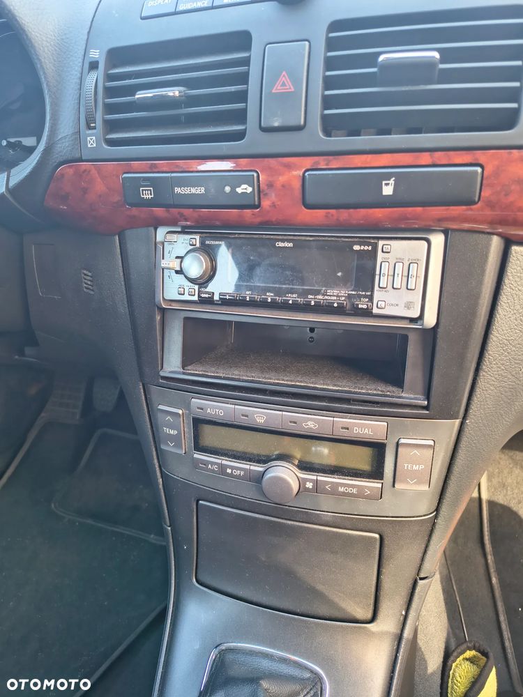 Toyota Avensis 1.8 VVT-i Sol - 10