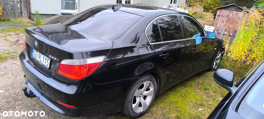 BMW Seria 5 523i - 7