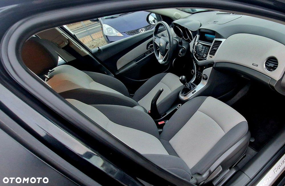Chevrolet Cruze - 31