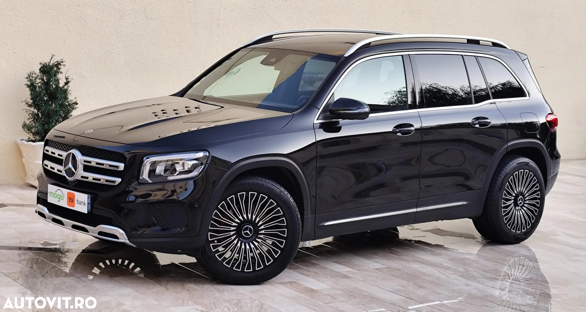 Mercedes-Benz GLB - 12