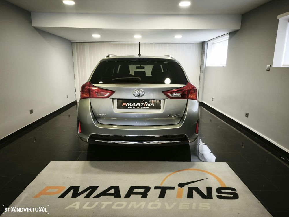 Toyota Auris Touring Sports 1.4 D-4D Active - 19