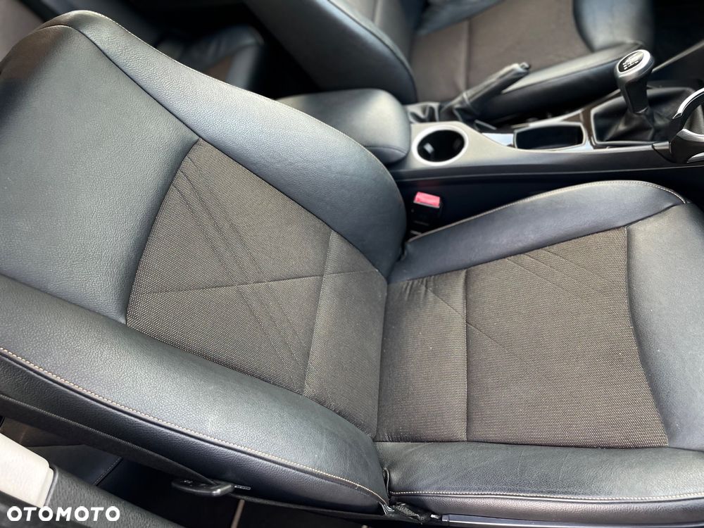 BMW X1 sDrive18d xLine - 17