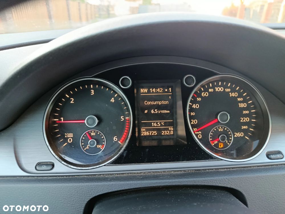 Volkswagen Passat 1.6 TDI DPF BlueMotion Technology Trendline - 7