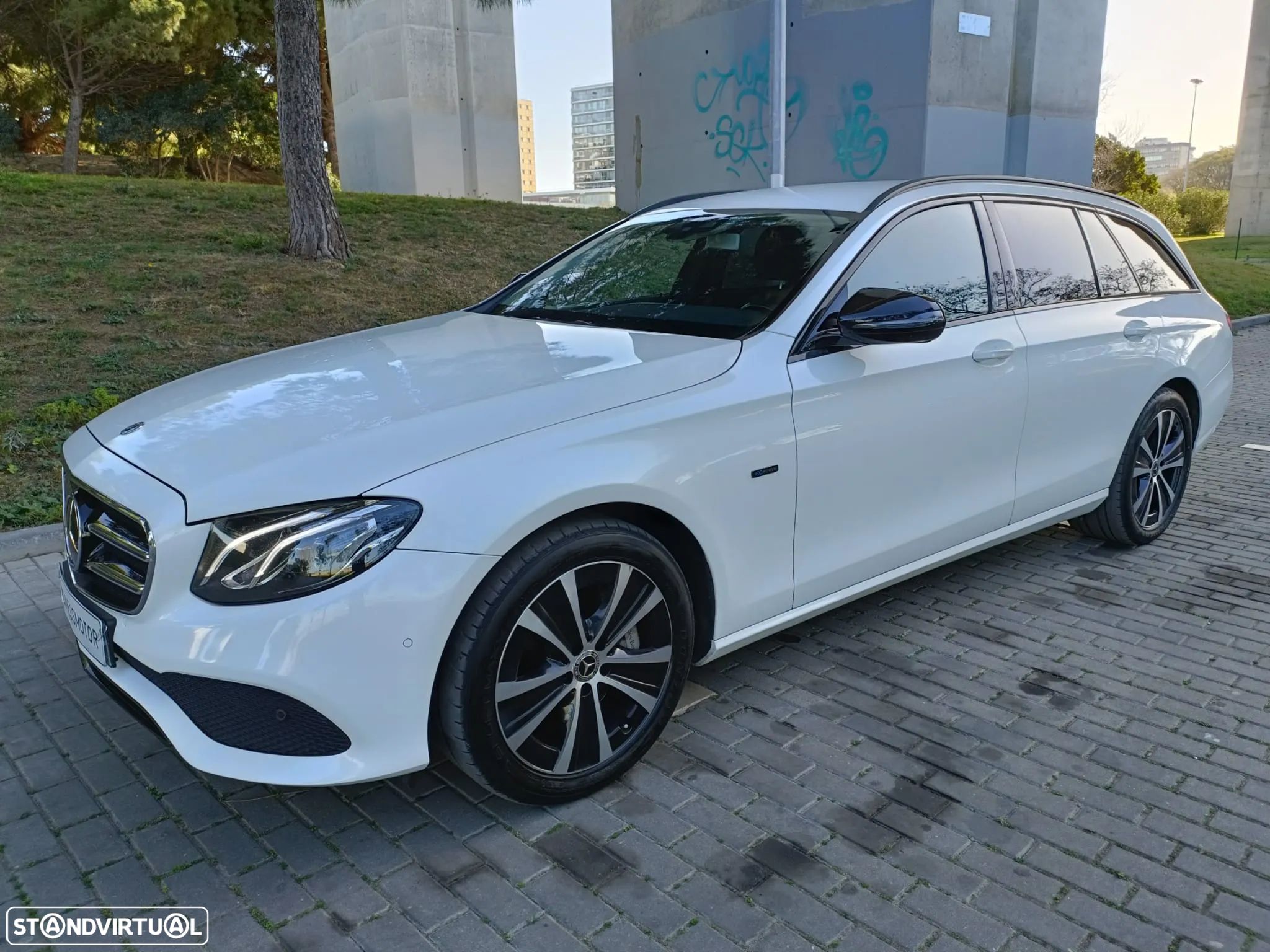 Mercedes-Benz E 300 T 9G-TRONIC Exclusive - 1