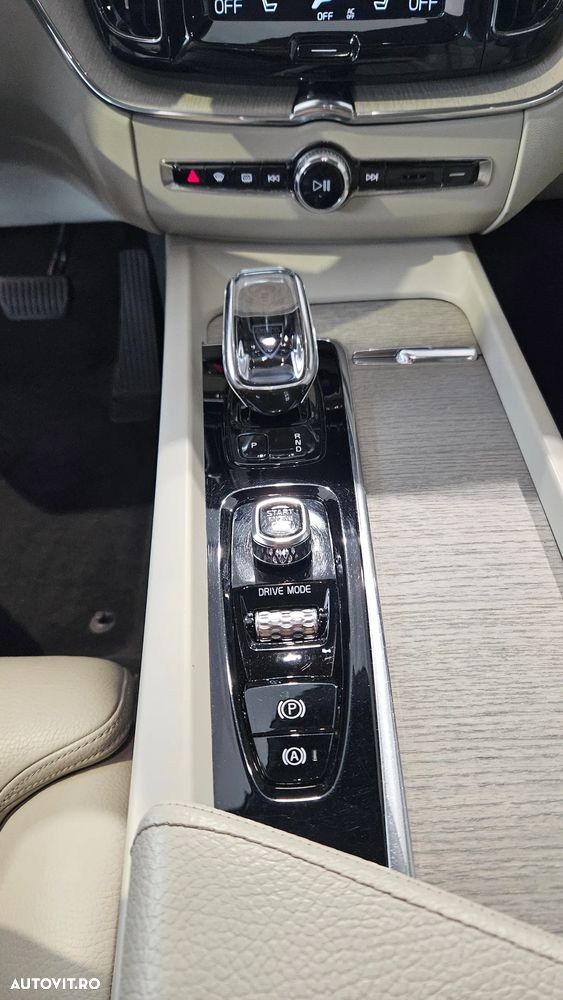 Volvo XC 60 Recharge T8 Twin Engine eAWD Inscription - 13