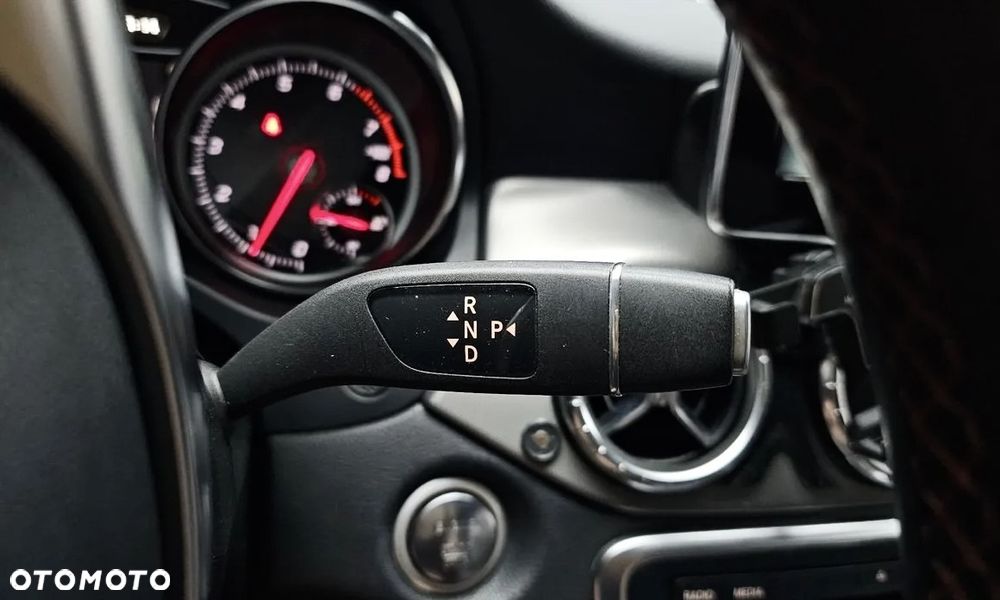 Mercedes-Benz CLA - 13