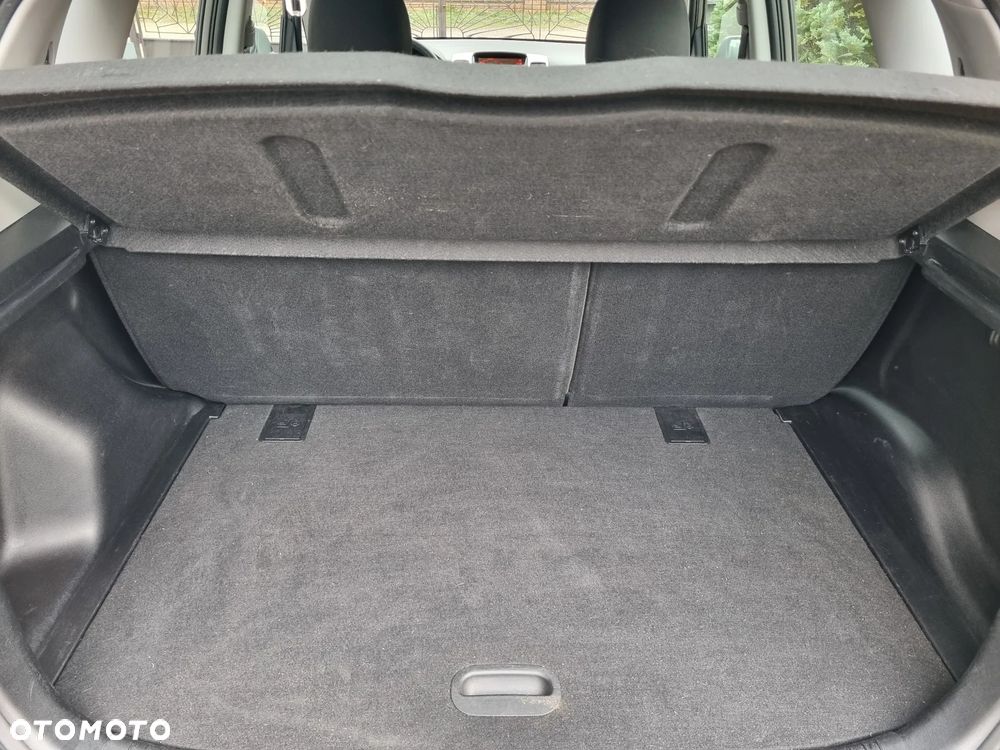 Kia Venga 1.4 CVVT Titanium Collection - 12