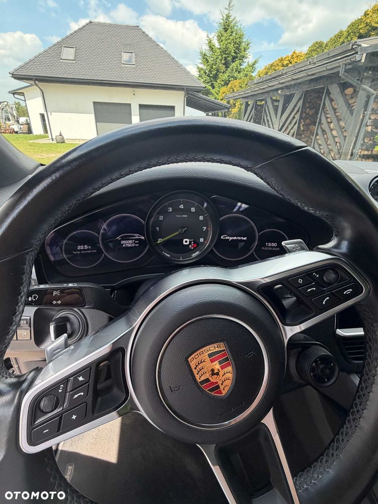 Porsche Cayenne - 8