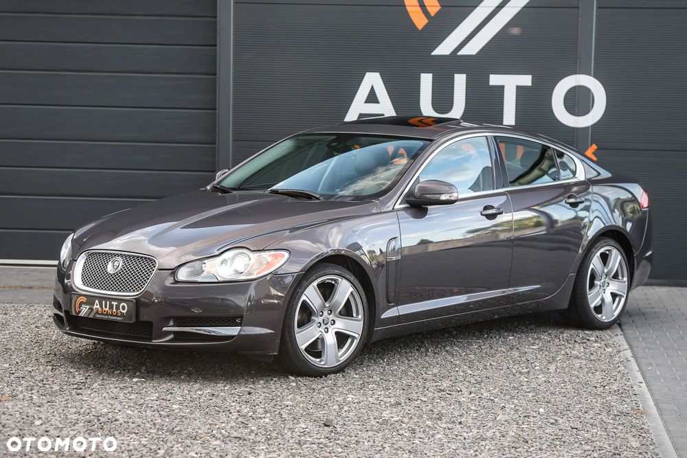 Jaguar XF 4.2 Super V8 - 4