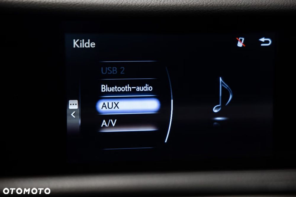 Lexus IS Standard - 16