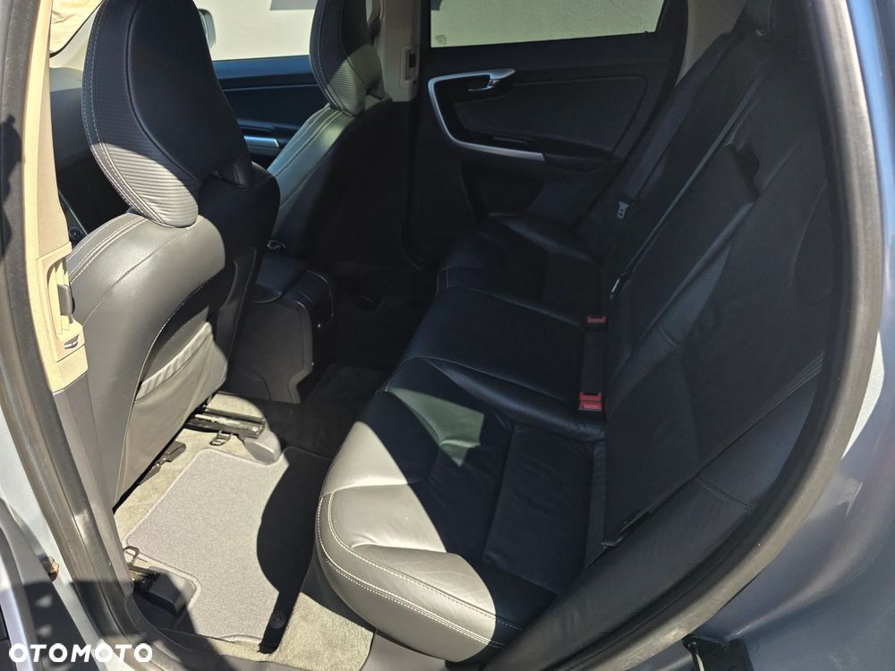 Volvo XC 60 D5 AWD Geartronic Summum - 23