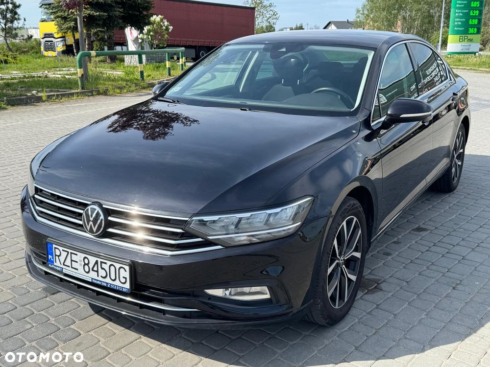 Volkswagen Passat - 2