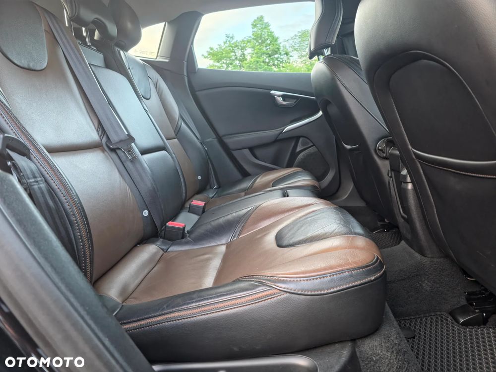 Volvo V40 D2 Momentum - 11