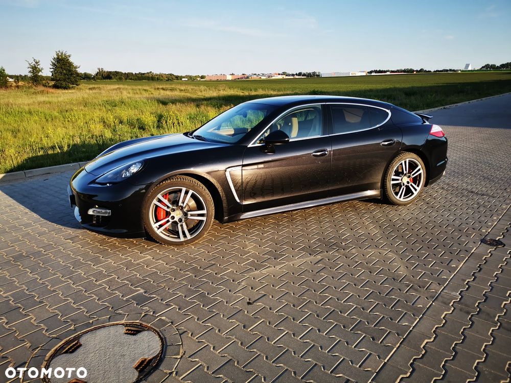 Porsche Panamera Turbo PDK - 11