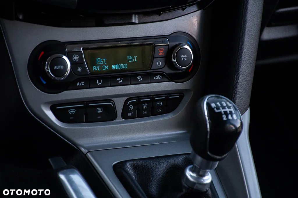 Ford Focus 1.0 EcoBoost Hybrid ACTIVE - 36