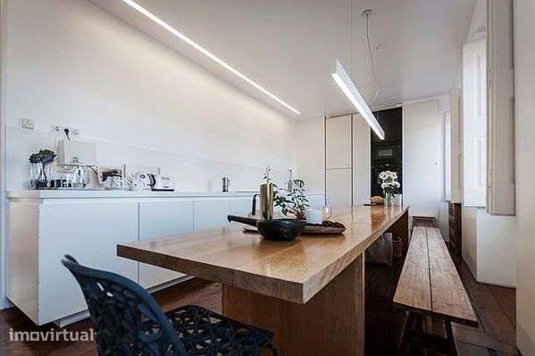 Apartamento Arq Aires Mateus no largo da Igreja de São Pedro de Sintra - Grande imagem: 2/10