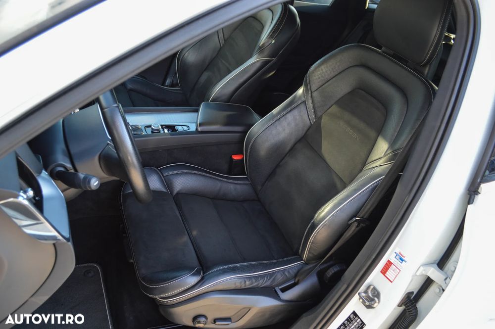 Volvo XC 60 D4 AWD Geartronic RDesign - 26