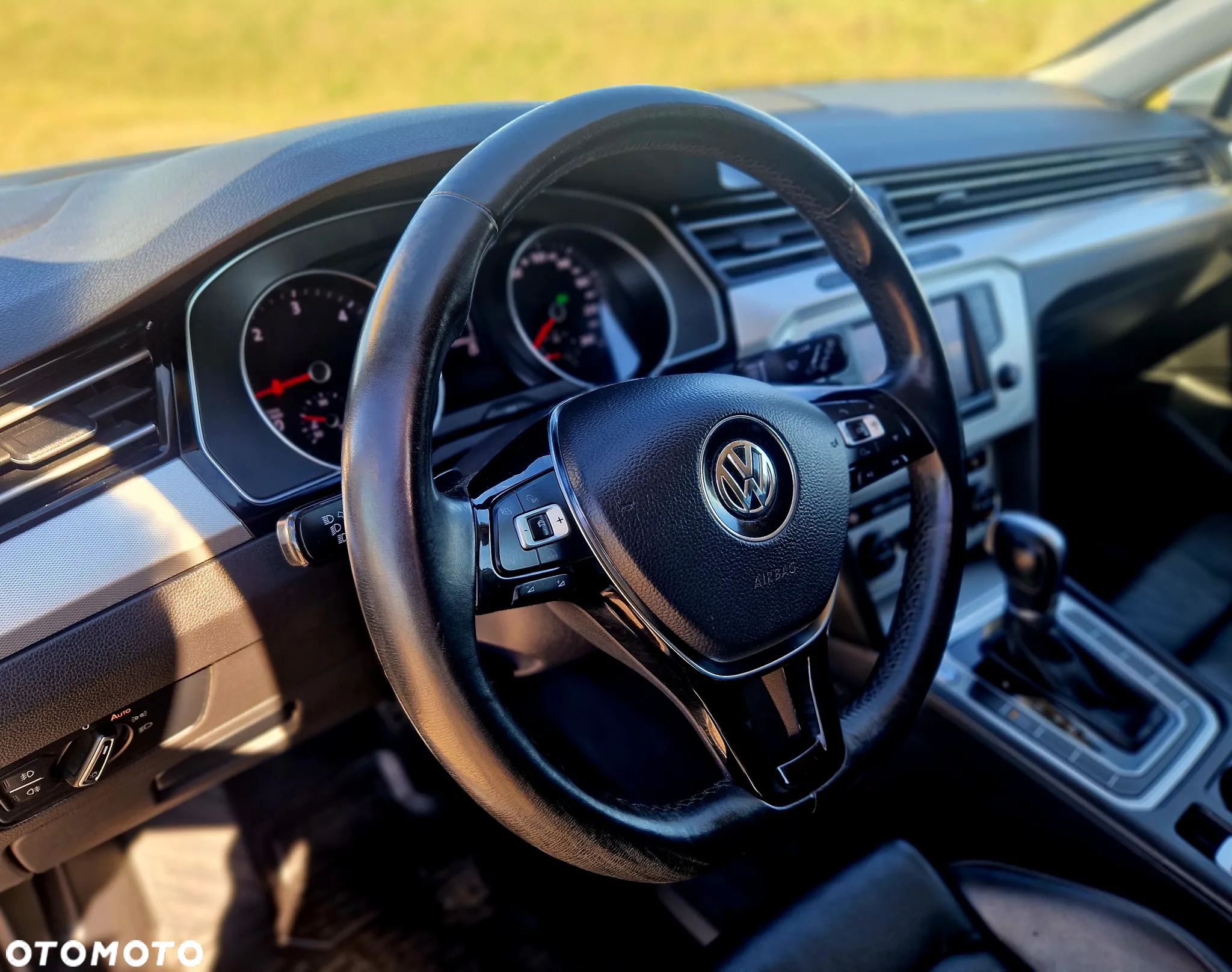 Volkswagen Passat - 24