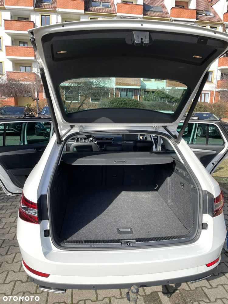 Skoda Superb 2.0 TSI 4x4 DSG L&K - 17