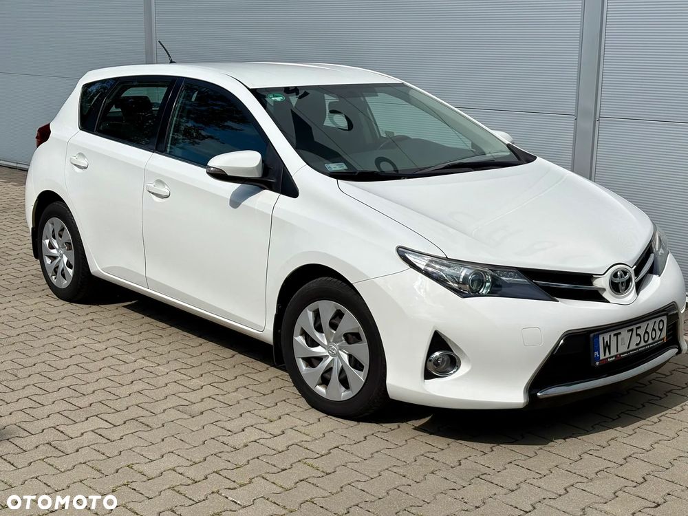 Toyota Auris 1.6 Premium Comfort - 4