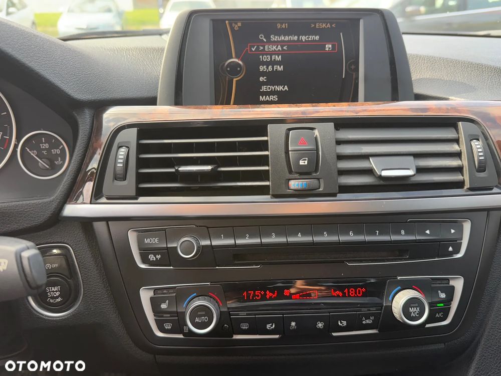 BMW Seria 3 328i Sport-Aut Sport Line - 31
