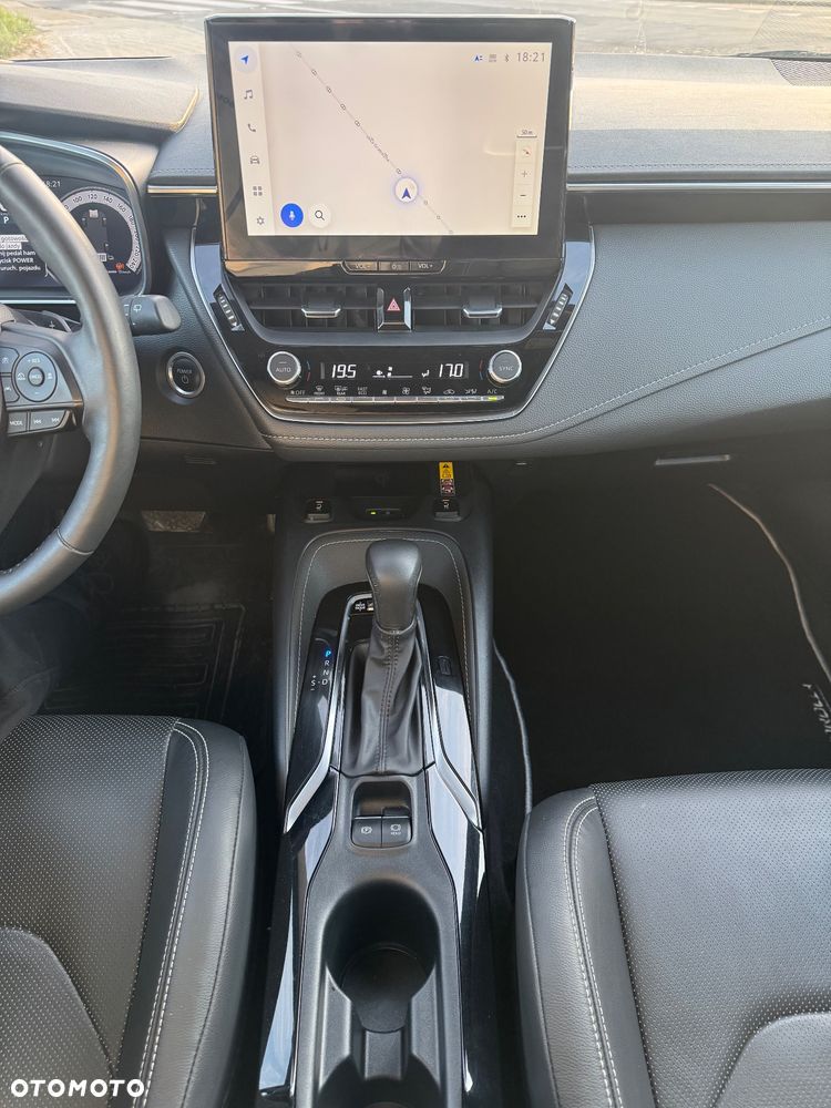 Toyota Corolla 2.0 Hybrid Executive - 12