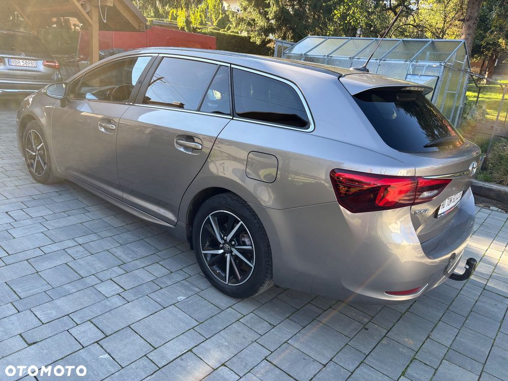 Toyota Avensis - 15