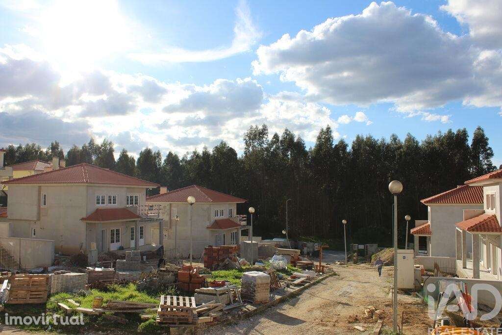 Casa / Villa T4 em Caldas da Rainha - Nossa Senhora do Pópulo, Coto e - Grande imagem: 3/7