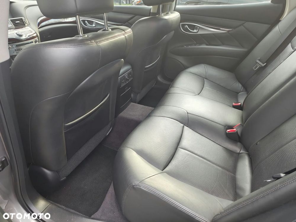Infiniti M M35h GT - 12