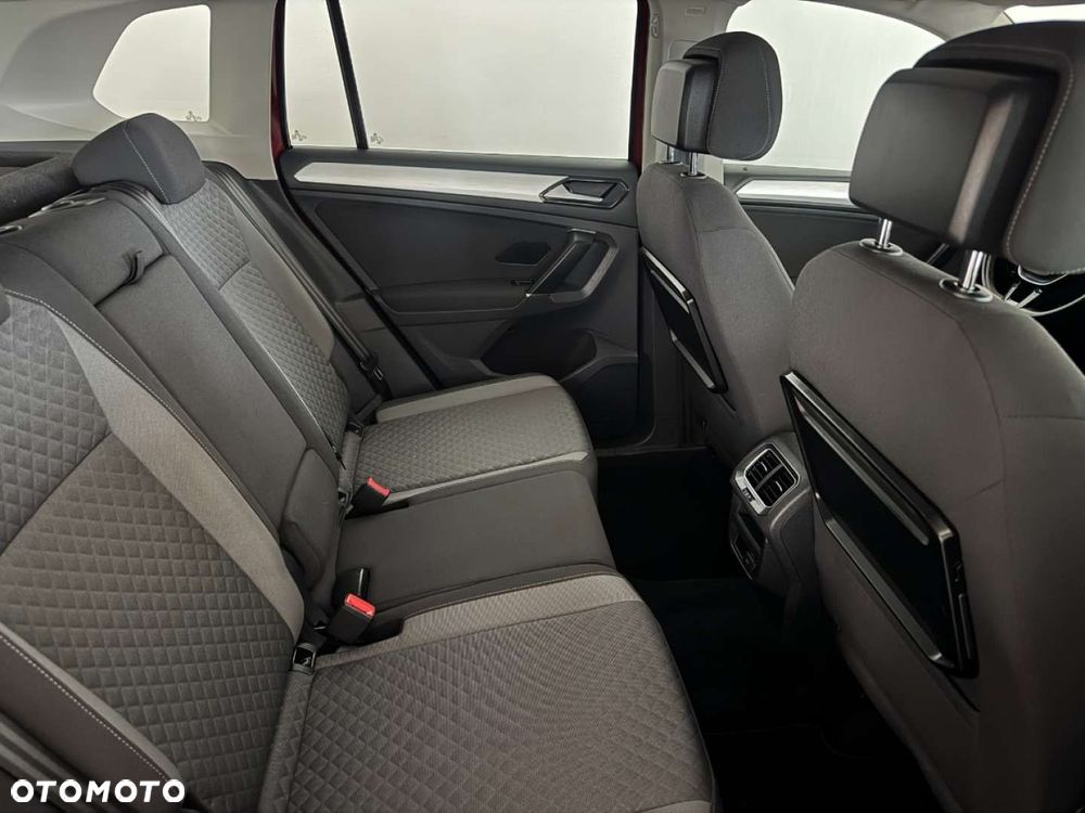 Volkswagen Tiguan - 25