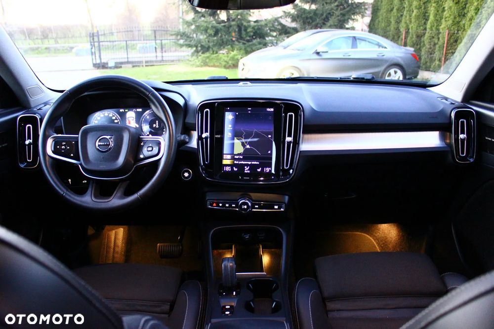 Volvo XC 40 D3 Momentum Pro - 35