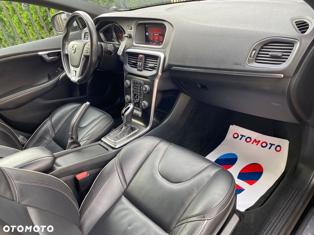 Volvo V40 D3 Geartronic RDesign - 12