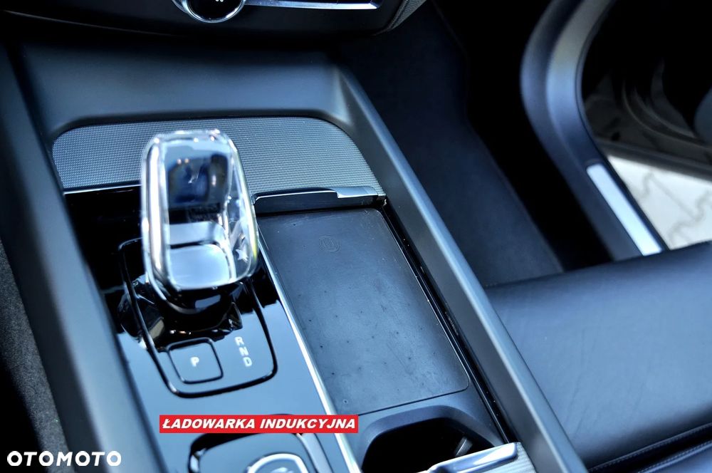 Volvo XC 60 B4 D Plus Dark - 33